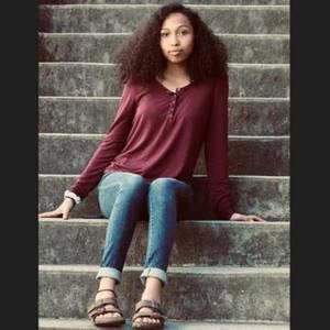 Meet your Posher, Destinee